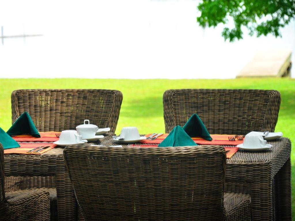 Roman Lake Ayurveda Boutique Resort Ahungalla Bagian luar foto
