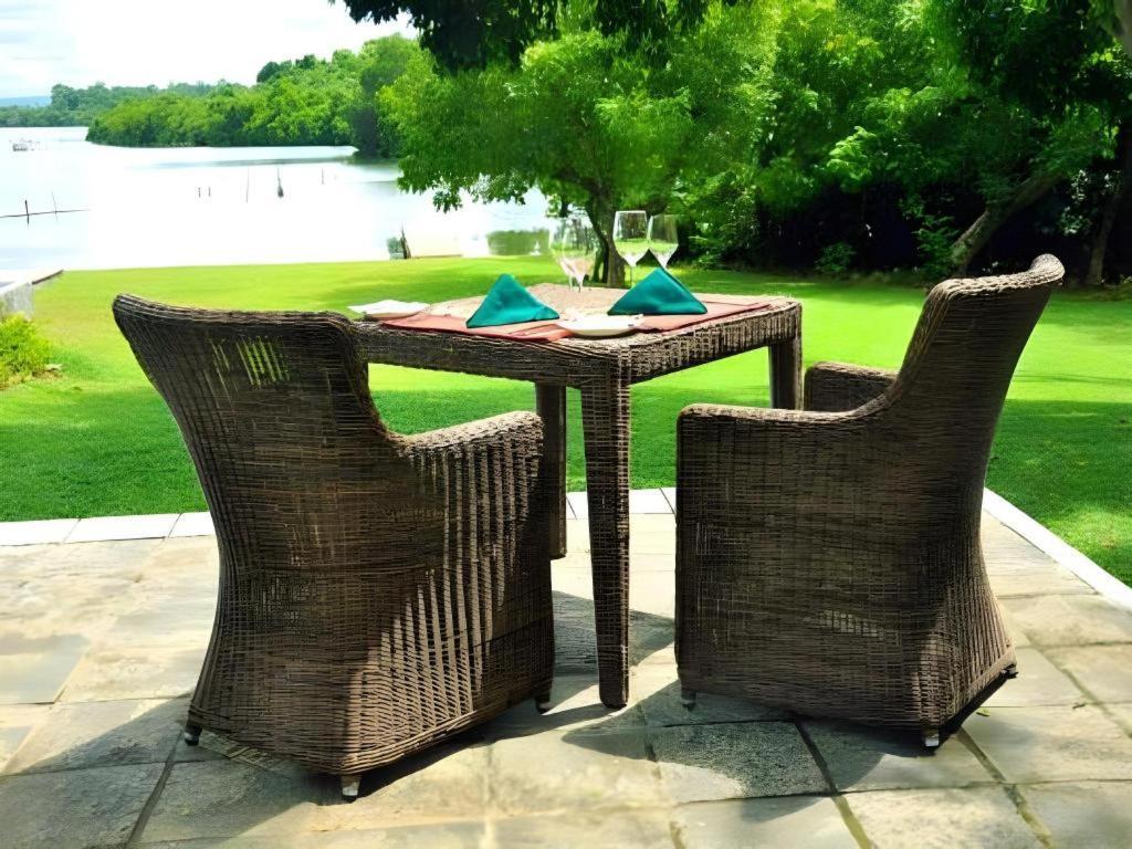 Roman Lake Ayurveda Boutique Resort Ahungalla Bagian luar foto
