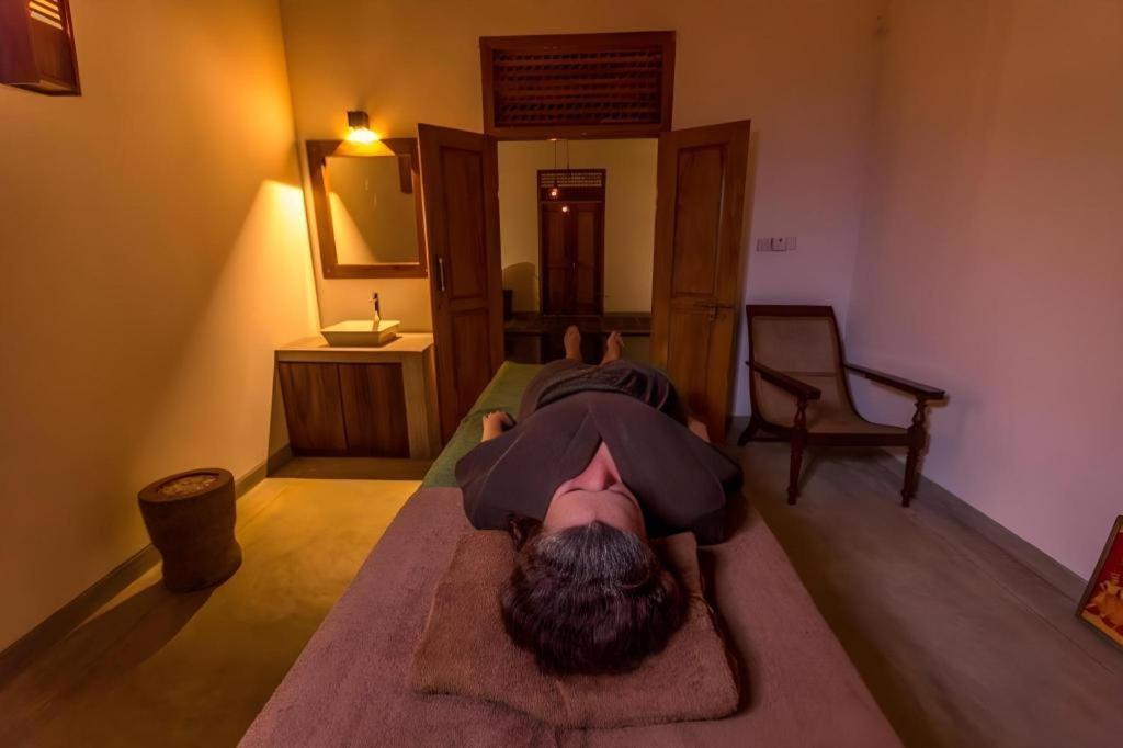 Roman Lake Ayurveda Boutique Resort Ahungalla Bagian luar foto