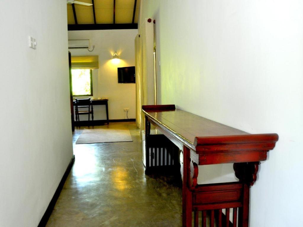 Roman Lake Ayurveda Boutique Resort Ahungalla Bagian luar foto