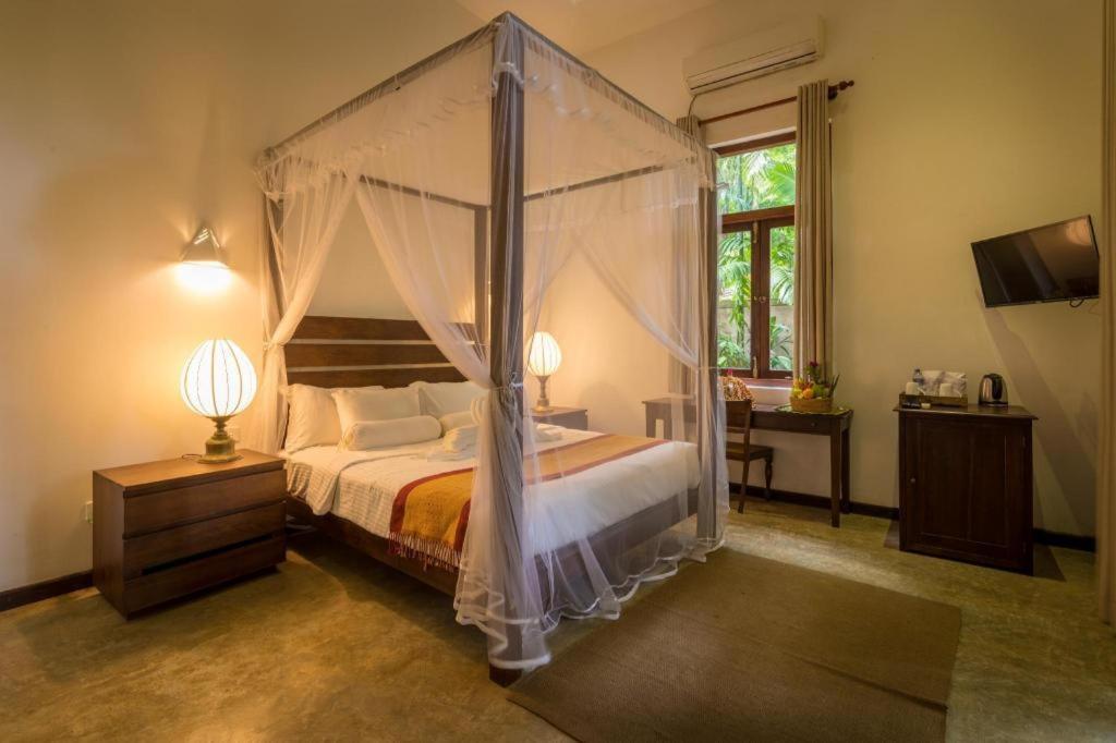 Roman Lake Ayurveda Boutique Resort Ahungalla Bagian luar foto