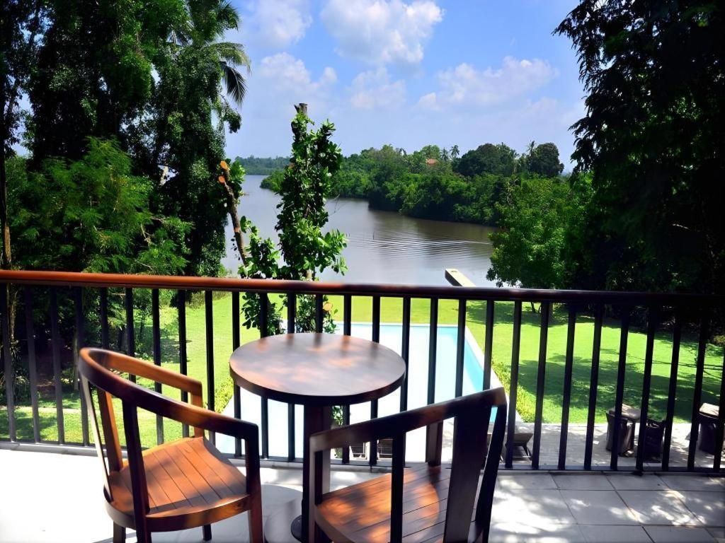 Roman Lake Ayurveda Boutique Resort Ahungalla Bagian luar foto