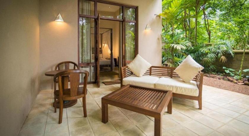 Roman Lake Ayurveda Boutique Resort Ahungalla Bagian luar foto