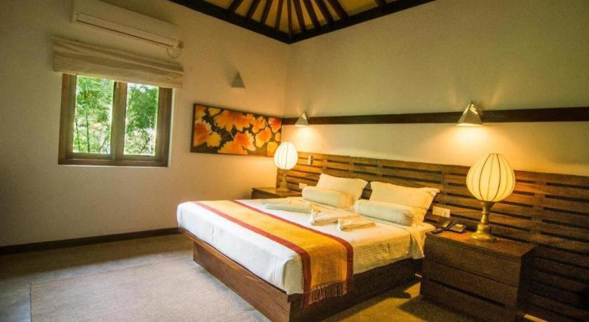 Roman Lake Ayurveda Boutique Resort Ahungalla Bagian luar foto