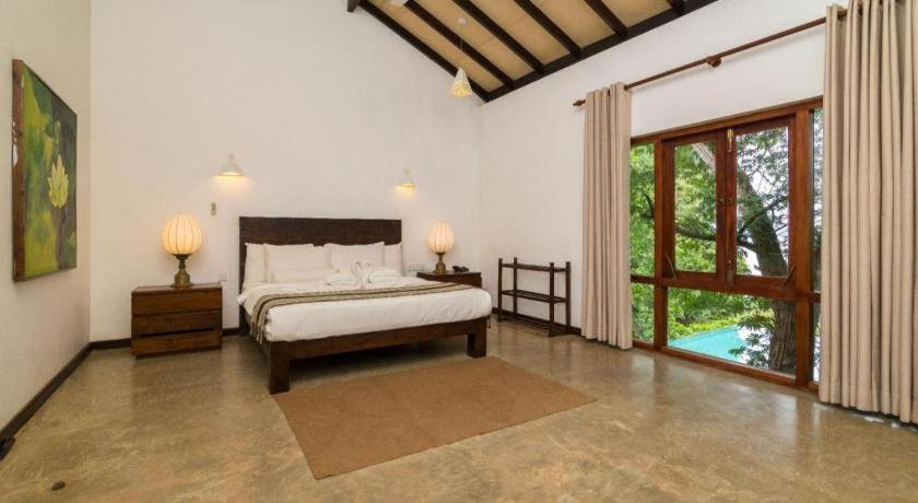 Roman Lake Ayurveda Boutique Resort Ahungalla Bagian luar foto