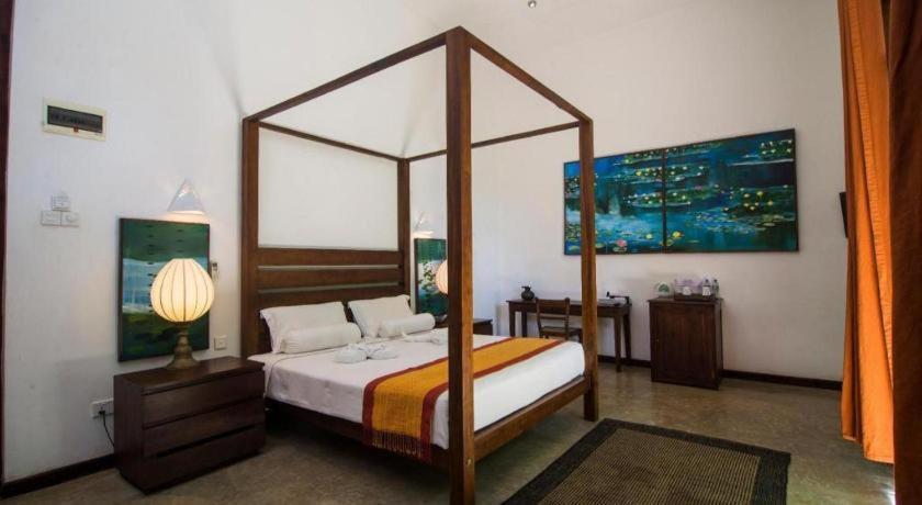 Roman Lake Ayurveda Boutique Resort Ahungalla Bagian luar foto