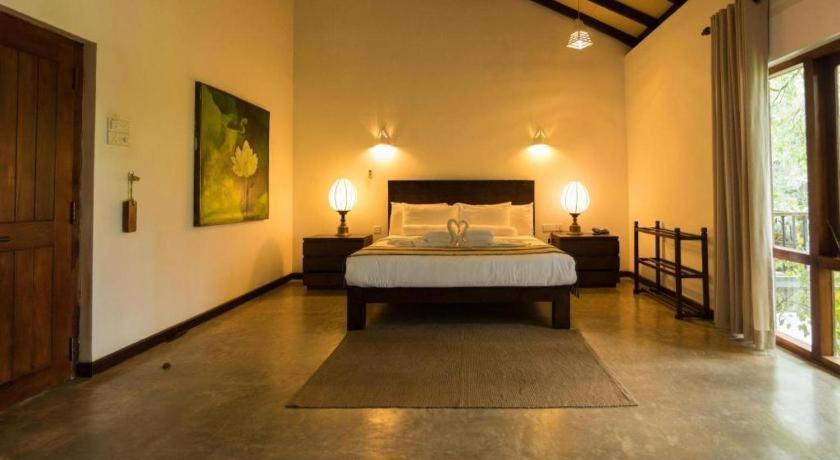 Roman Lake Ayurveda Boutique Resort Ahungalla Bagian luar foto