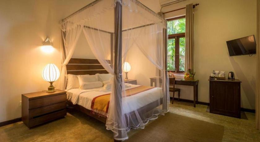 Roman Lake Ayurveda Boutique Resort Ahungalla Bagian luar foto