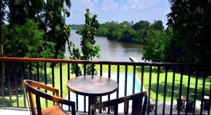 Roman Lake Ayurveda Boutique Resort Ahungalla Bagian luar foto