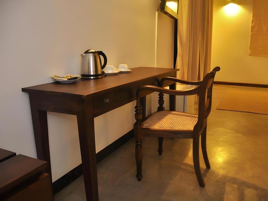 Roman Lake Ayurveda Boutique Resort Ahungalla Bagian luar foto
